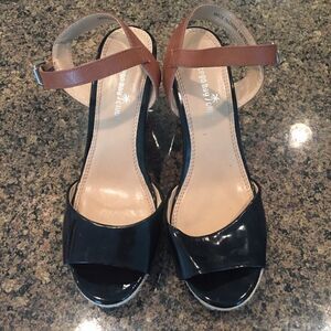 Montego Bay Club Black and Tan Sandals